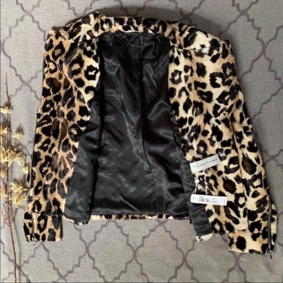 NWT-Wildly Chic Faux Leopard Fur Moto-Style Trina Turk Reprise Jacket (XS/S) - Picture 8 of 13